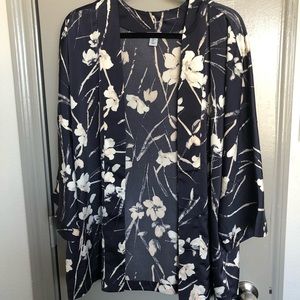 Silk navy floral print kimono